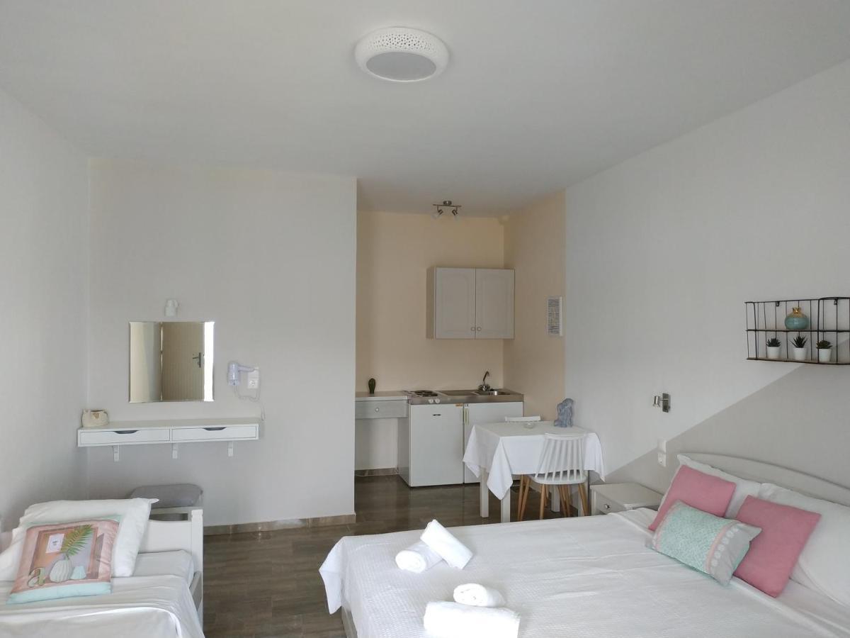 Poros Town Theodora Rooms מראה חיצוני תמונה