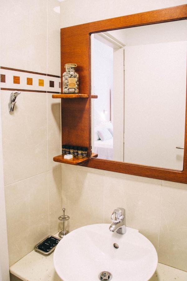 Poros Town Theodora Rooms מראה חיצוני תמונה