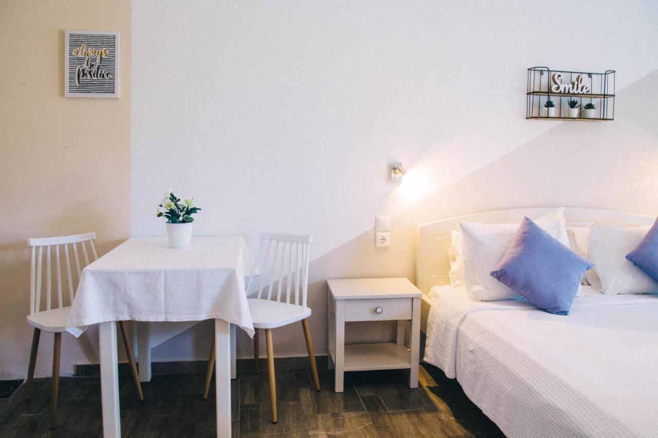 Poros Town Theodora Rooms מראה חיצוני תמונה